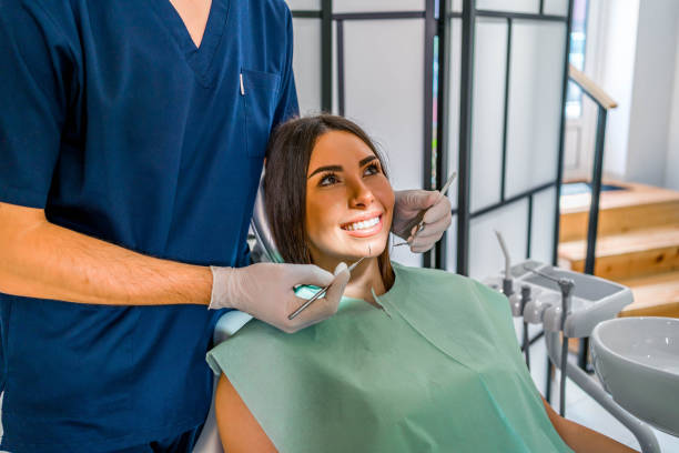 Best Wisdom Tooth Removal  in Navy Yard City, WA